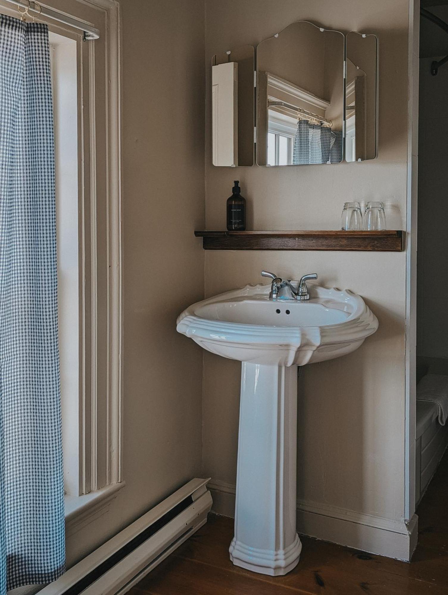 The Cooper'S Inn Shelburne Dış mekan fotoğraf